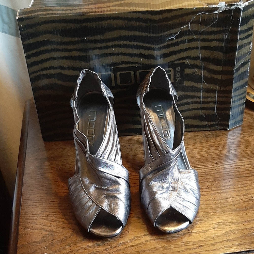 1/2 PRICE🔻Moda Spana Metallic Peep Toe Shoes - Picture 3 of 13
